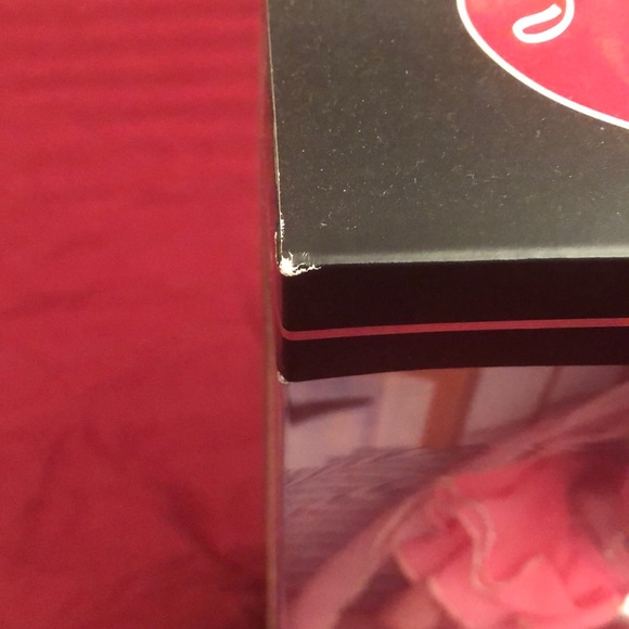 Lucy Gets in Pictures Barbie - Picture 7 of 11